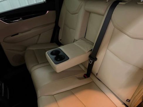 Used 2019 Cadillac XT5 AWD image 26