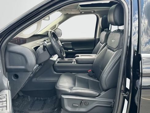 Used 2025 Ford Expedition Platinum AWD/4WD image 16