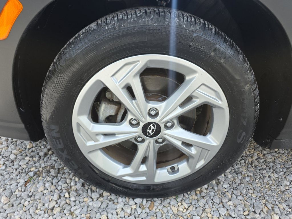 Used 2023 Hyundai Kona SEL AWD/4WD image 10