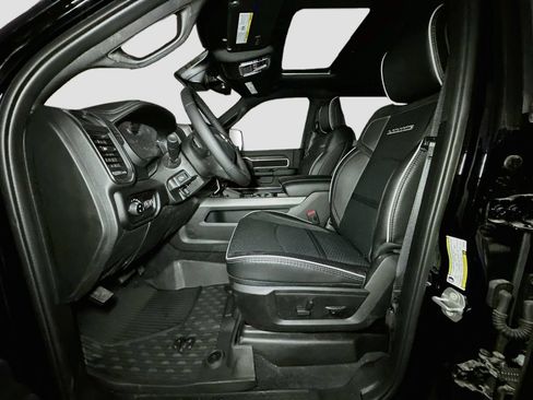 New 2026 RAM 2500 Laramie AWD/4WD image 15