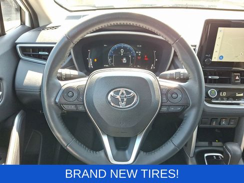 Used 2024 Toyota Corolla Cross XLE w/ Convenience Package AWD/4WD image 22