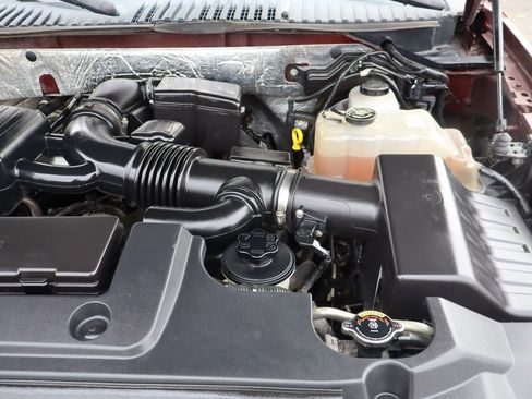 Used 2010 Ford Expedition XLT image 39