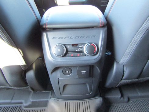 Certified 2025 Ford Explorer ST-Line w/ Premium Package image 32