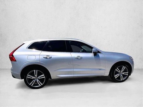 Used 2020 Volvo XC60 T5 Momentum FWD image 5