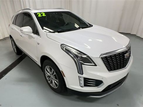 Used 2022 Cadillac XT5 Premium Luxury image 2