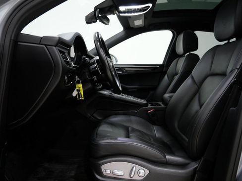 Used 2019 Porsche Macan image 12