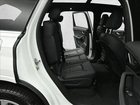 Used 2025 Audi Q7 3.0T Premium Plus image 25