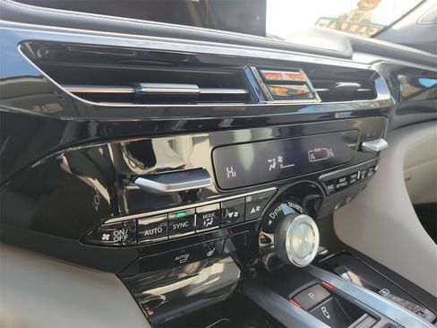 Certified 2023 Acura MDX SH-AWD w/ Technology Package image 31