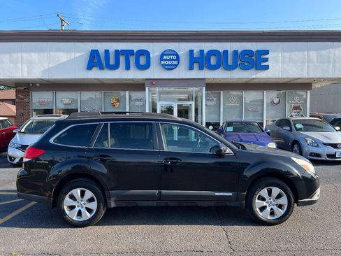Used 2011 Subaru Outback 2.5i Limited AWD/4WD image 9