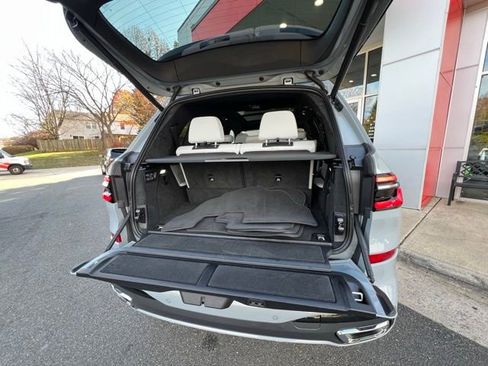 Used 2023 BMW X7 xDrive40i w/ M Sport Package image 34