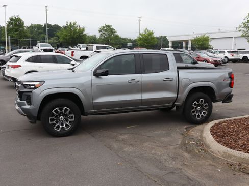 Used 2024 Chevrolet Colorado Z71 w/ Z71 Convenience Package 2 AWD/4WD image 7