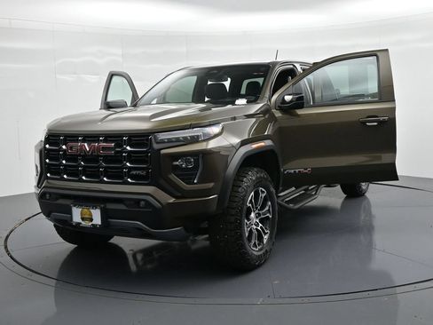 Used 2024 GMC Canyon AT4 w/ Canyon Safety Plus Package AWD/4WD image 26