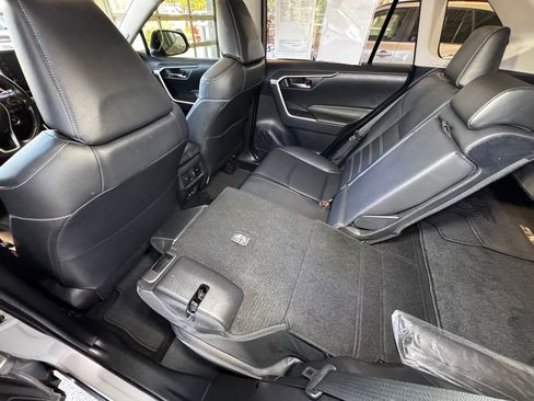 Used 2019 Toyota RAV4 XLE Premium AWD/4WD image 43