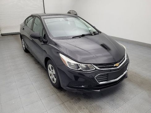 Used 2018 Chevrolet Cruze LS image 13