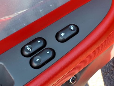 Used 2002 Ford Thunderbird Deluxe image 18