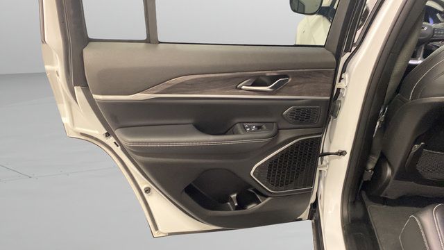 Used 2024 Jeep Grand Cherokee Limited 4xe AWD/4WD image 29