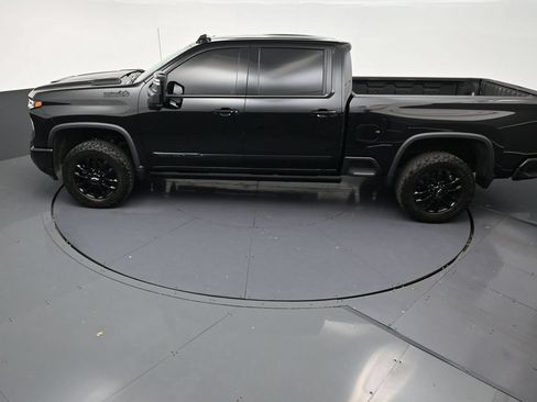 Used 2025 Chevrolet Silverado 2500 High Country w/ High Country Premium Package AWD/4WD image 14