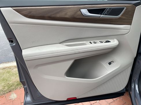 New 2026 Volkswagen Atlas SE FWD image 14