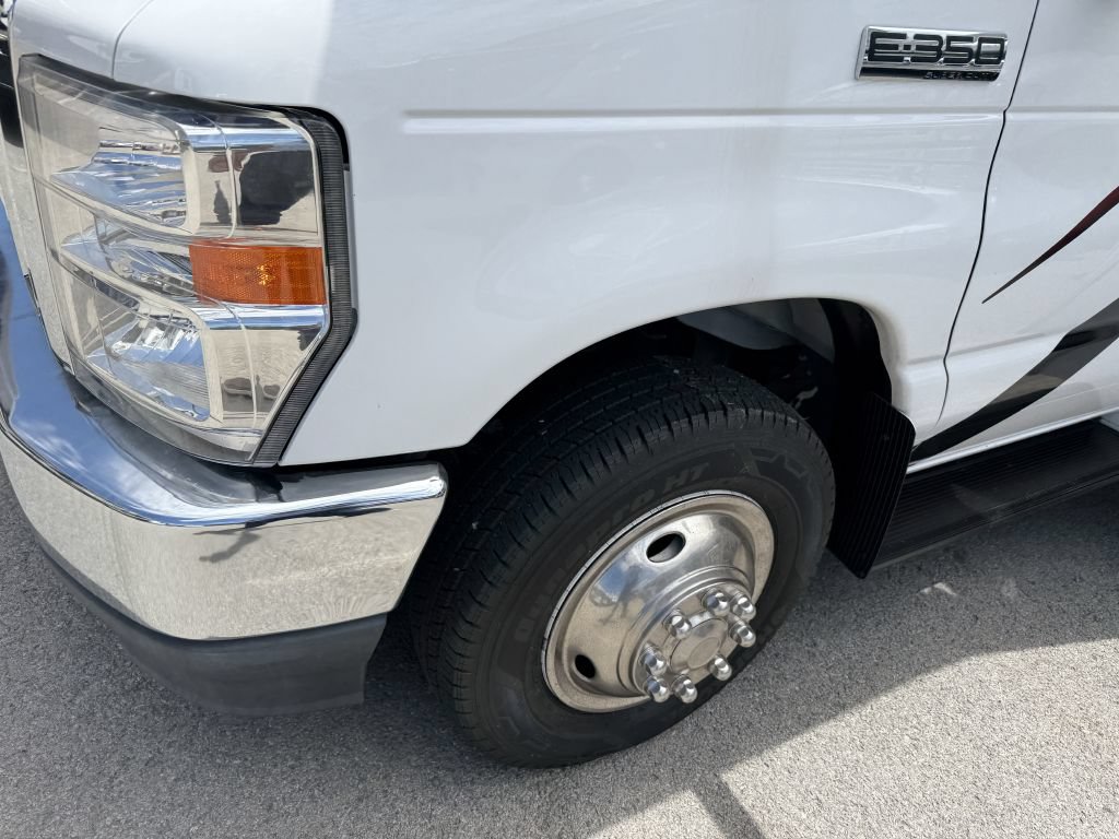 Used 2023 Ford E-350 and Econoline 350 Super Duty RWD image 15