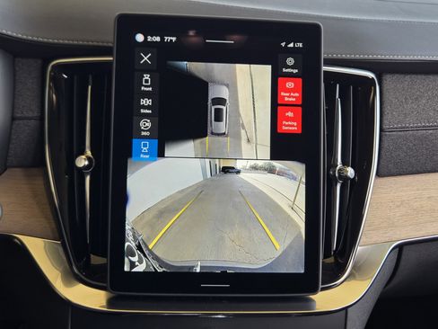 Used 2025 Volvo XC90 T8 Plus w/ Protection Package Premier image 24