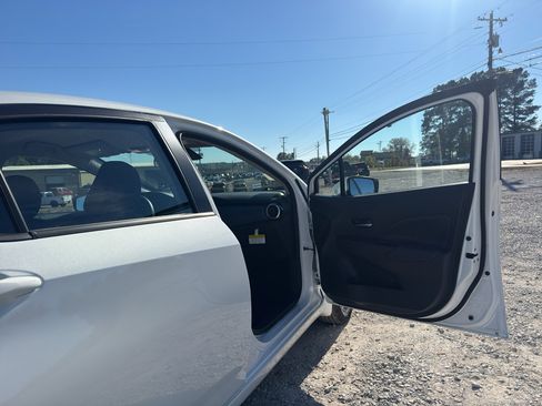 New 2025 Nissan Versa SV w/ Trunk Package image 20