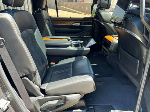 Used 2022 Jeep Grand Wagoneer Series III w/ Rear Seat Video Group 1 AWD/4WD image 20