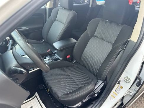 Used 2020 Mitsubishi Outlander SE AWD/4WD image 9