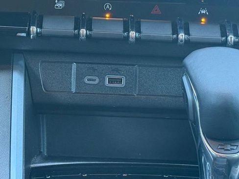 Used 2024 Chevrolet Colorado LT w/ LT Convenience Package image 6