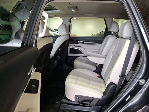 Used 2022 Kia Telluride S image 12