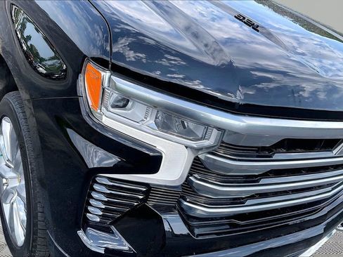 Used 2024 Chevrolet Silverado 1500 High Country w/ Technology Package AWD/4WD image 36