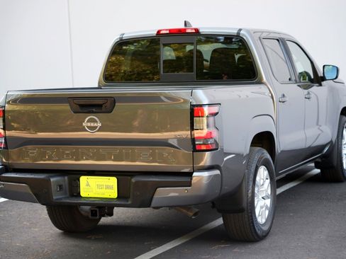 Used 2022 Nissan Frontier SV RWD image 45