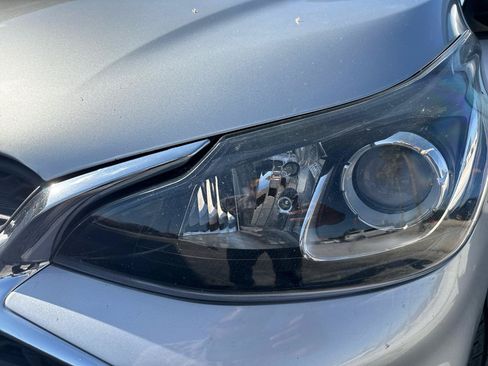 Used 2021 Chevrolet Spark LT FWD image 43
