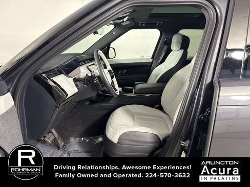 Used 2024 Land Rover Range Rover Sport Dynamic SE AWD/4WD image 4
