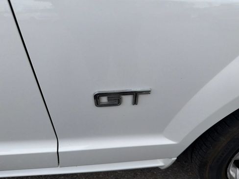 Used 2008 Ford Mustang GT Premium RWD image 5