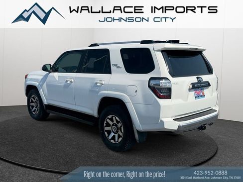 Used 2018 Toyota 4Runner TRD Off-Road Premium AWD/4WD image 3