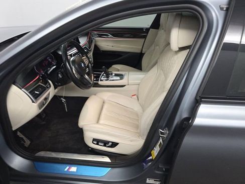Used 2022 BMW 740i w/ M Sport Package image 13