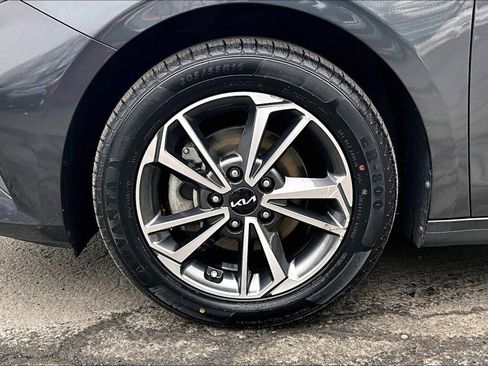 Used 2022 Kia Forte LXS image 16