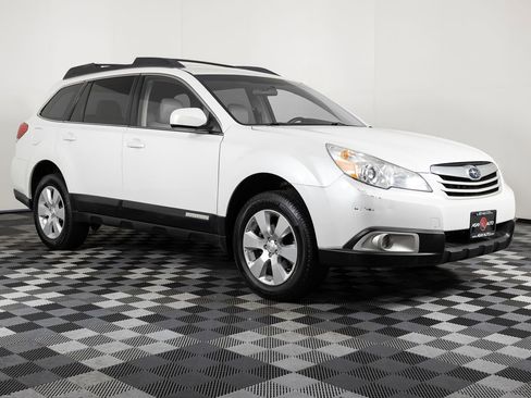 Used 2012 Subaru Outback 2.5i Premium w/ All-Weather Pkg image 10