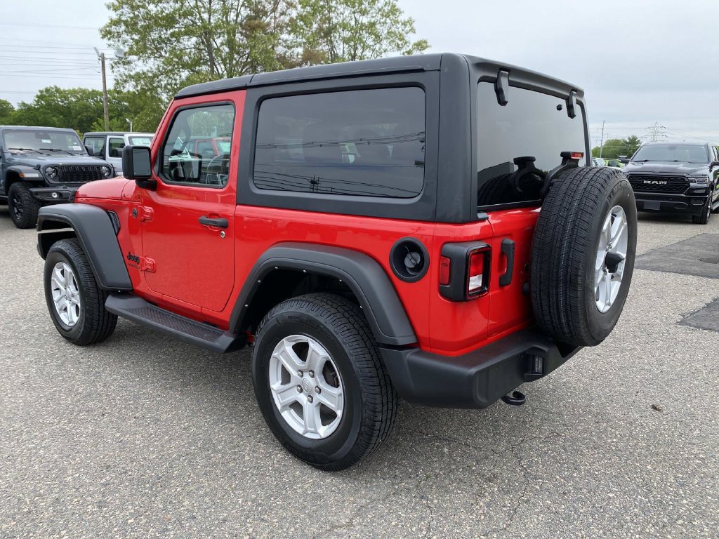 Used 2022 Jeep Wrangler Sport AWD/4WD image 6