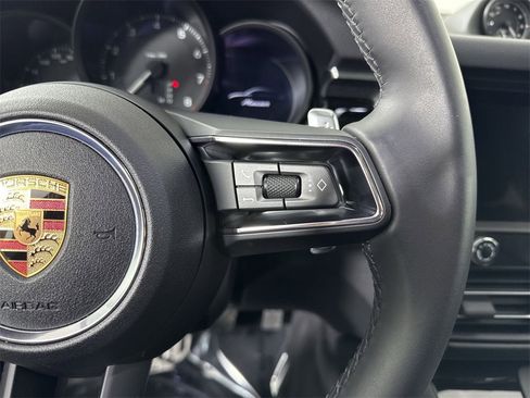 Certified 2025 Porsche Macan image 39