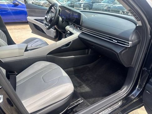 Used 2024 Hyundai Elantra Limited FWD image 19