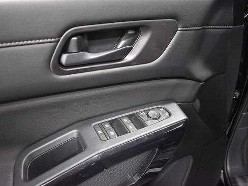 New 2026 Nissan Pathfinder SV AWD/4WD image 15