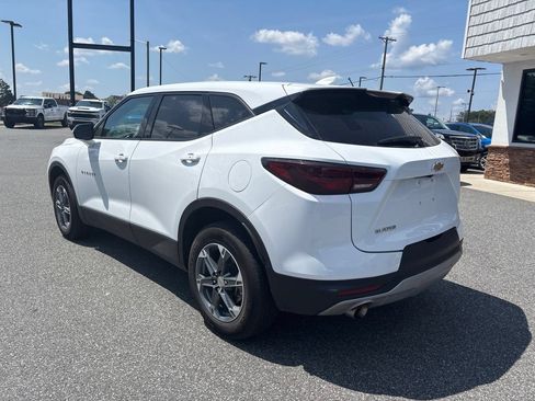Used 2025 Chevrolet Blazer LT FWD image 7
