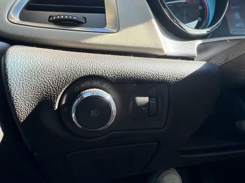 Used 2013 Buick Verano FWD image 32