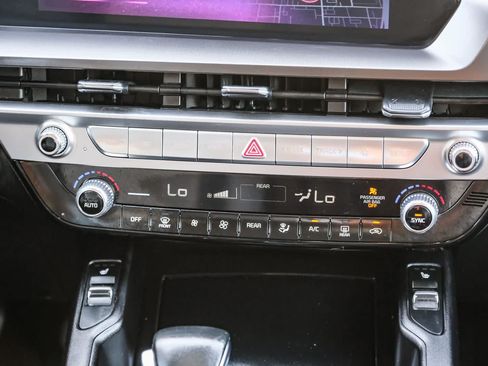 Used 2024 Kia Telluride S FWD image 15