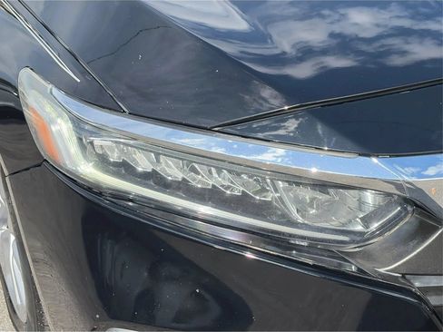 Used 2018 Honda Accord LX image 10