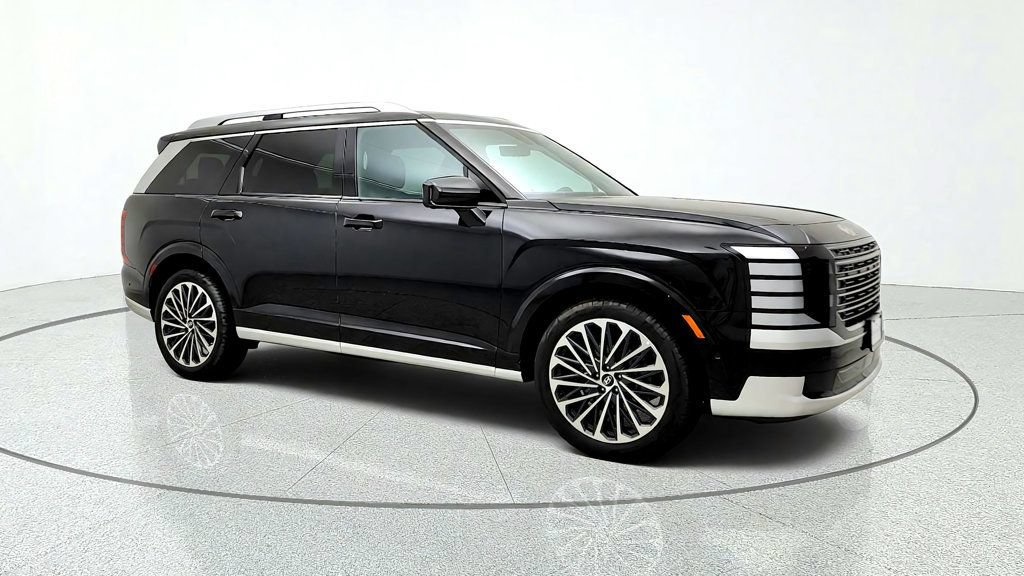 Used 2026 Hyundai Palisade Calligraphy FWD image 3