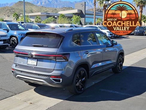 New 2026 Volkswagen Taos SE FWD image 3