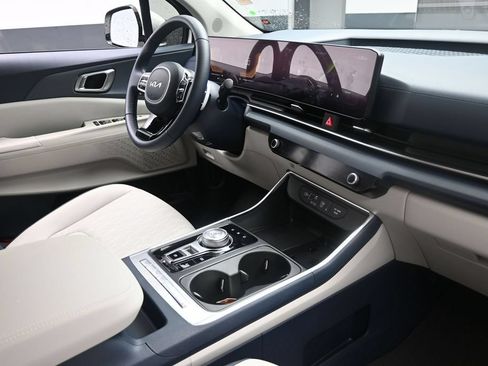 Used 2026 Kia Carnival EX FWD image 30
