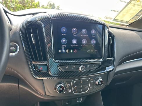 Used 2022 Chevrolet Traverse LT FWD image 31